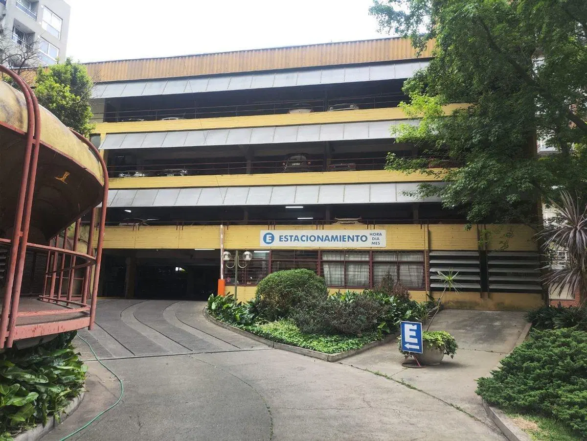 Cochera en Venta en Morón sobre Av. Rivadavia 5