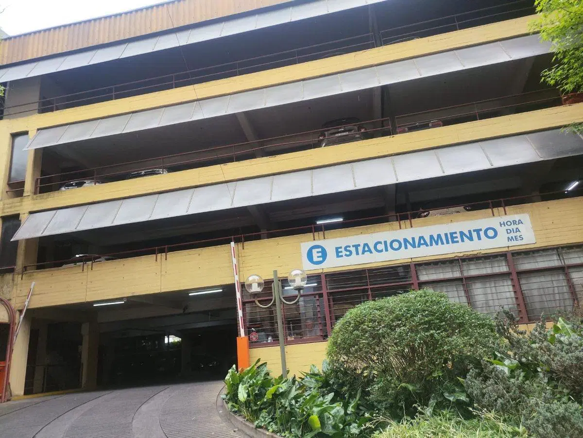 Cochera en Venta en Morón sobre Av. Rivadavia 2