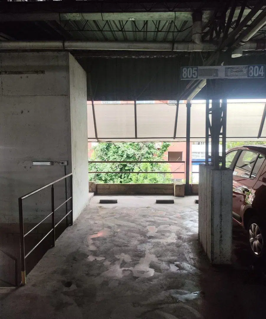 Cochera en Venta en Morón sobre Av. Rivadavia 4