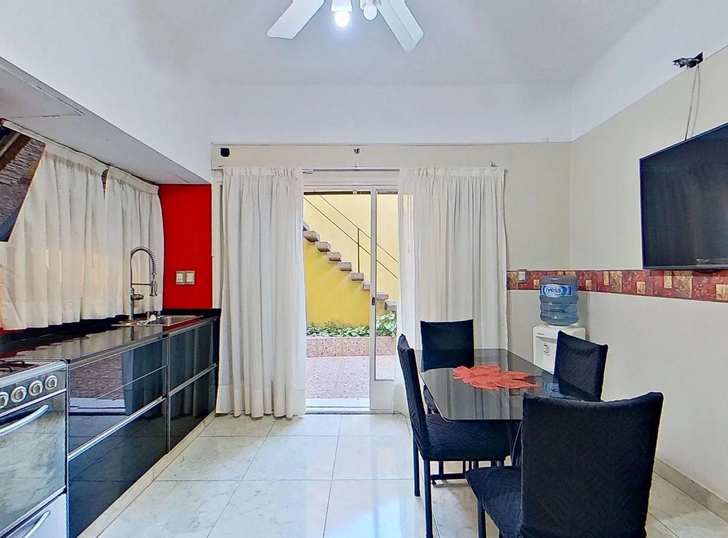 VENTA CASA 4 AMB. CIUDADELA 2