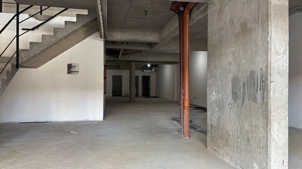 LOCAL 469 M² A ESTRENAR EN PALERMO HOLLYWOOD 5