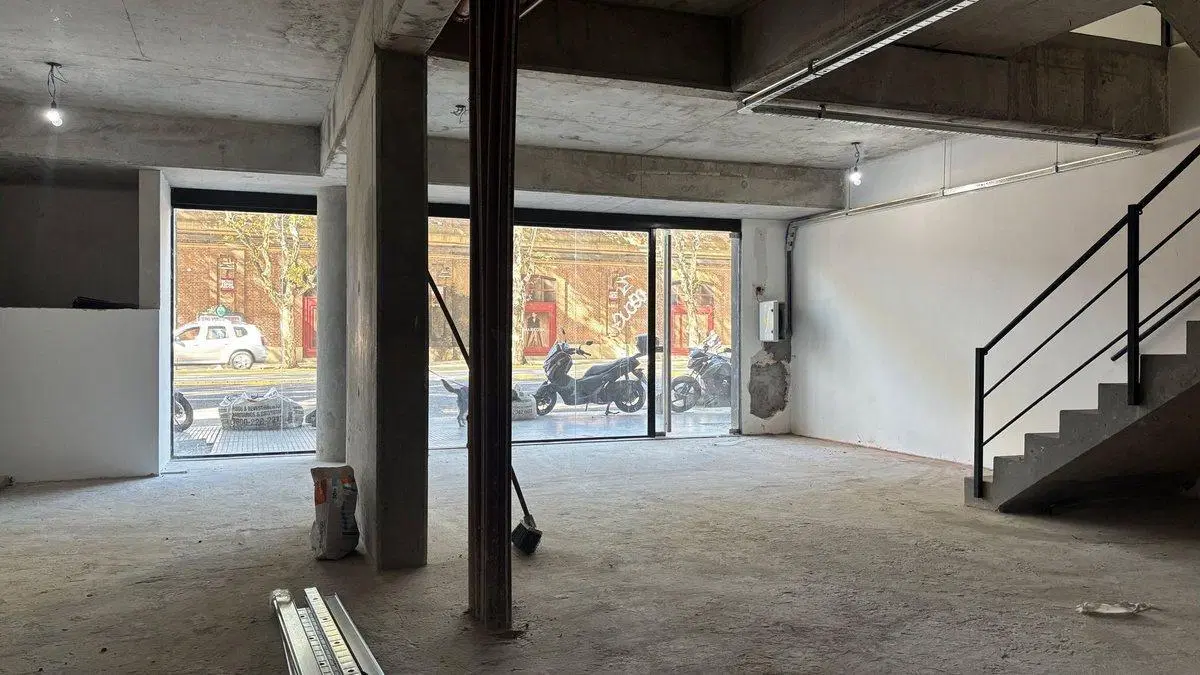 LOCAL 469 M² A ESTRENAR EN PALERMO HOLLYWOOD 2