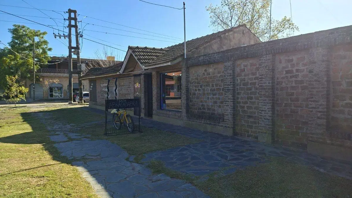VENTA LOCALES COMERCIALES LONGCHAMPS 4