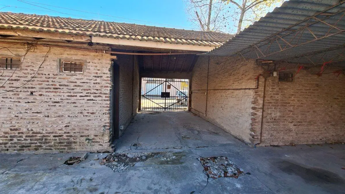 VENTA LOCALES COMERCIALES LONGCHAMPS 5