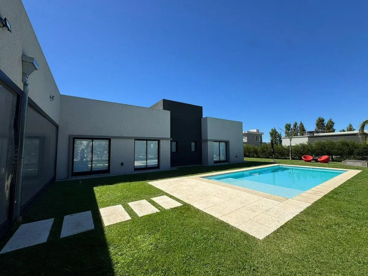 CASA EN ALQUILER SANTA RITA CON PILETA ANUAL 5