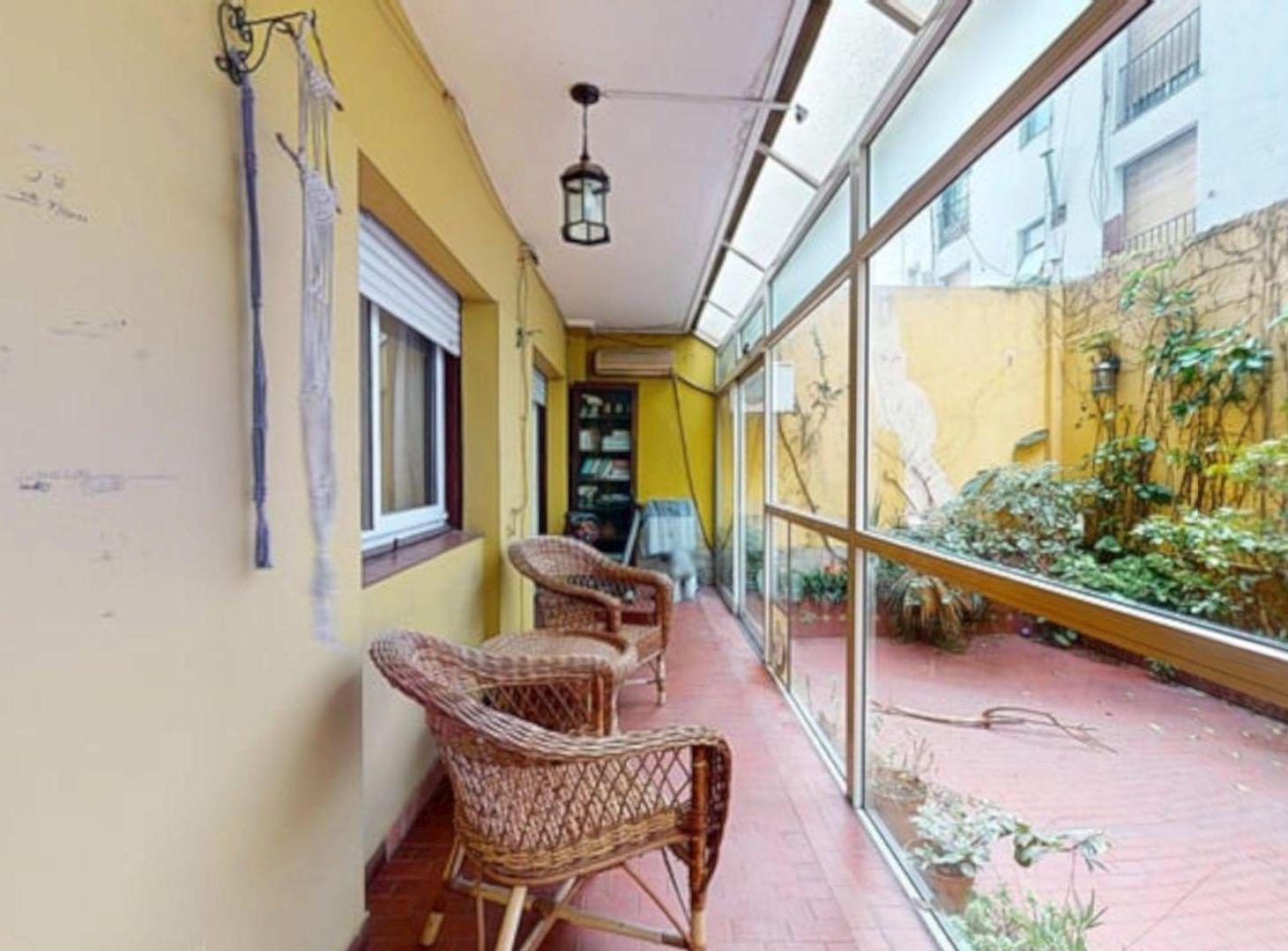Departamento 3 ambientes Venta Almagro con patio