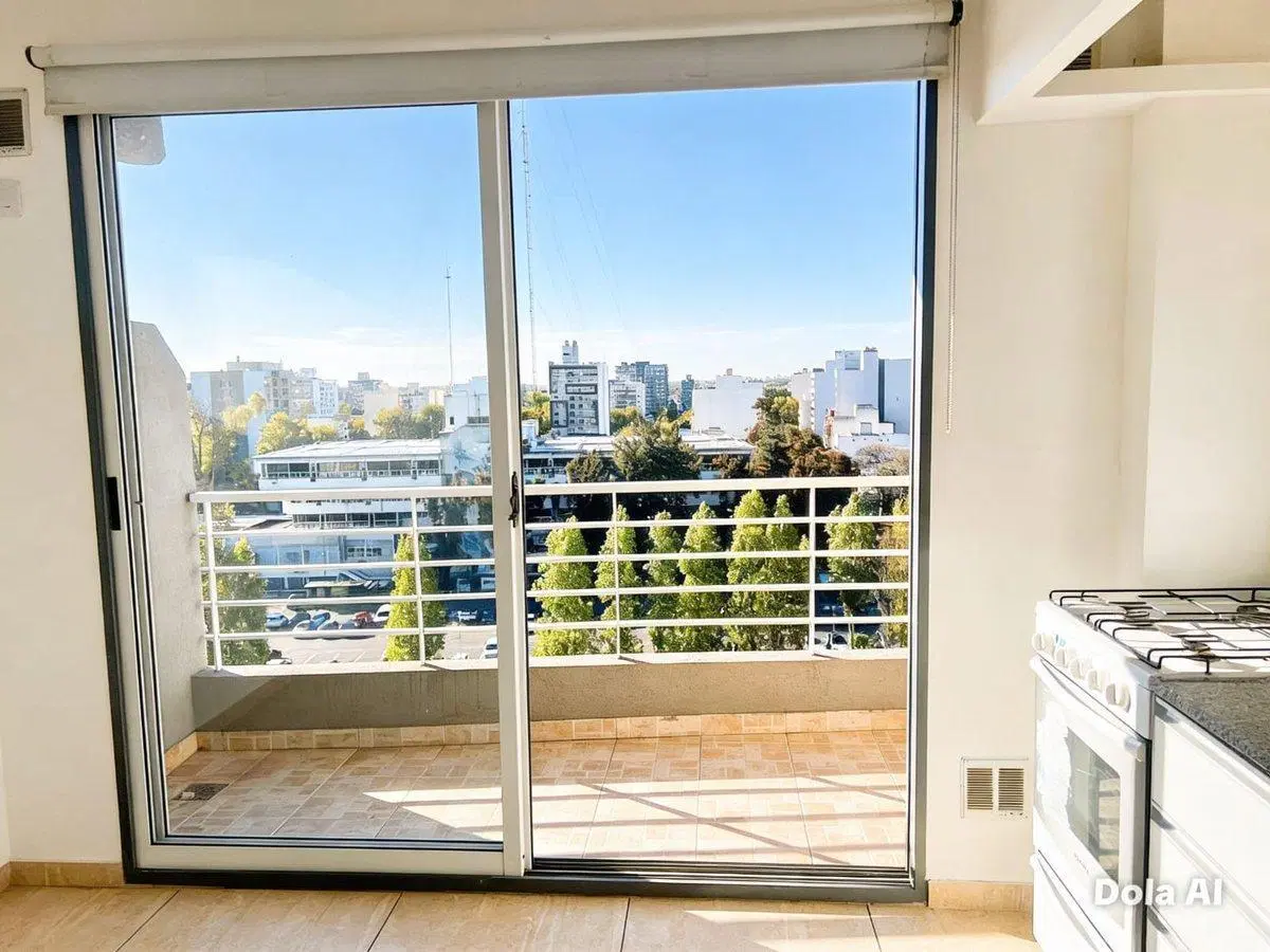 VENTA MONOAMBIENTE CON BALCON EN CASEROS 3