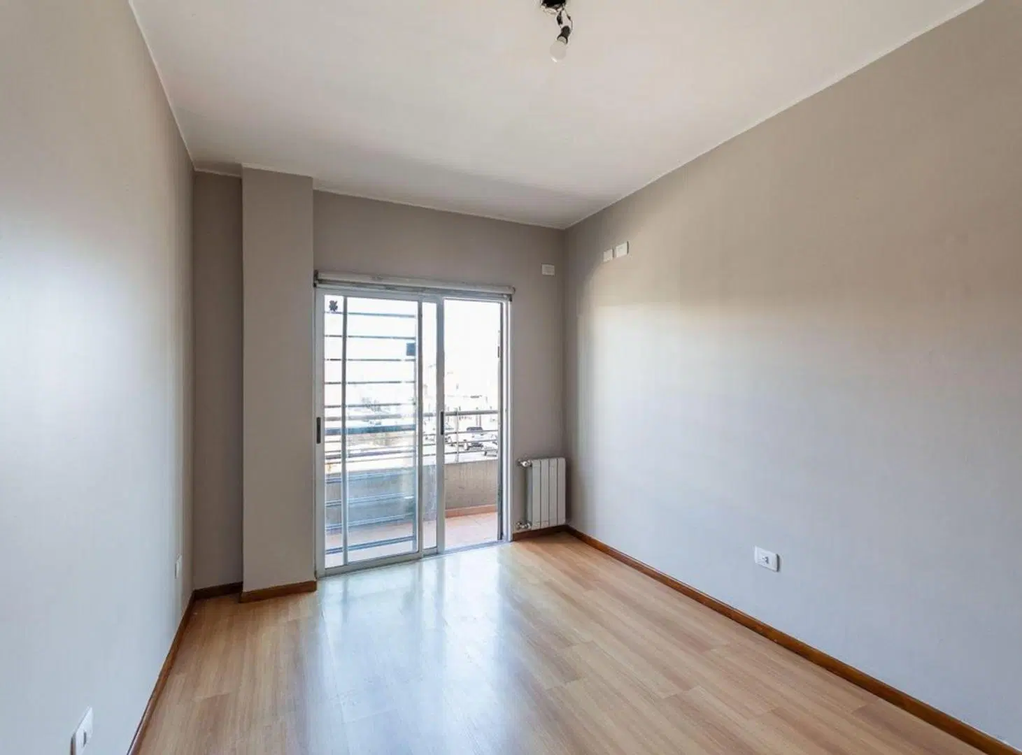 DEPARTAMENTO 3 AMB CON COCHERA Y PATIO VILLA LURO 5
