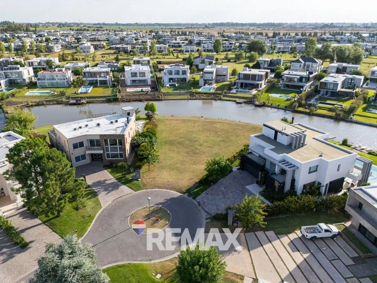 LOTE FONDO LAGUNA TERRALAGOS CANNING BARRIO PLAYA 5