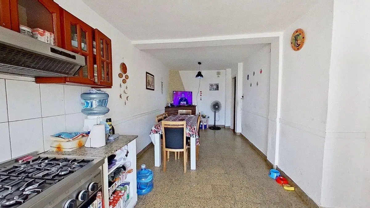 Venta Amplia Casa 4 ambientes C/cochera San Justo 2