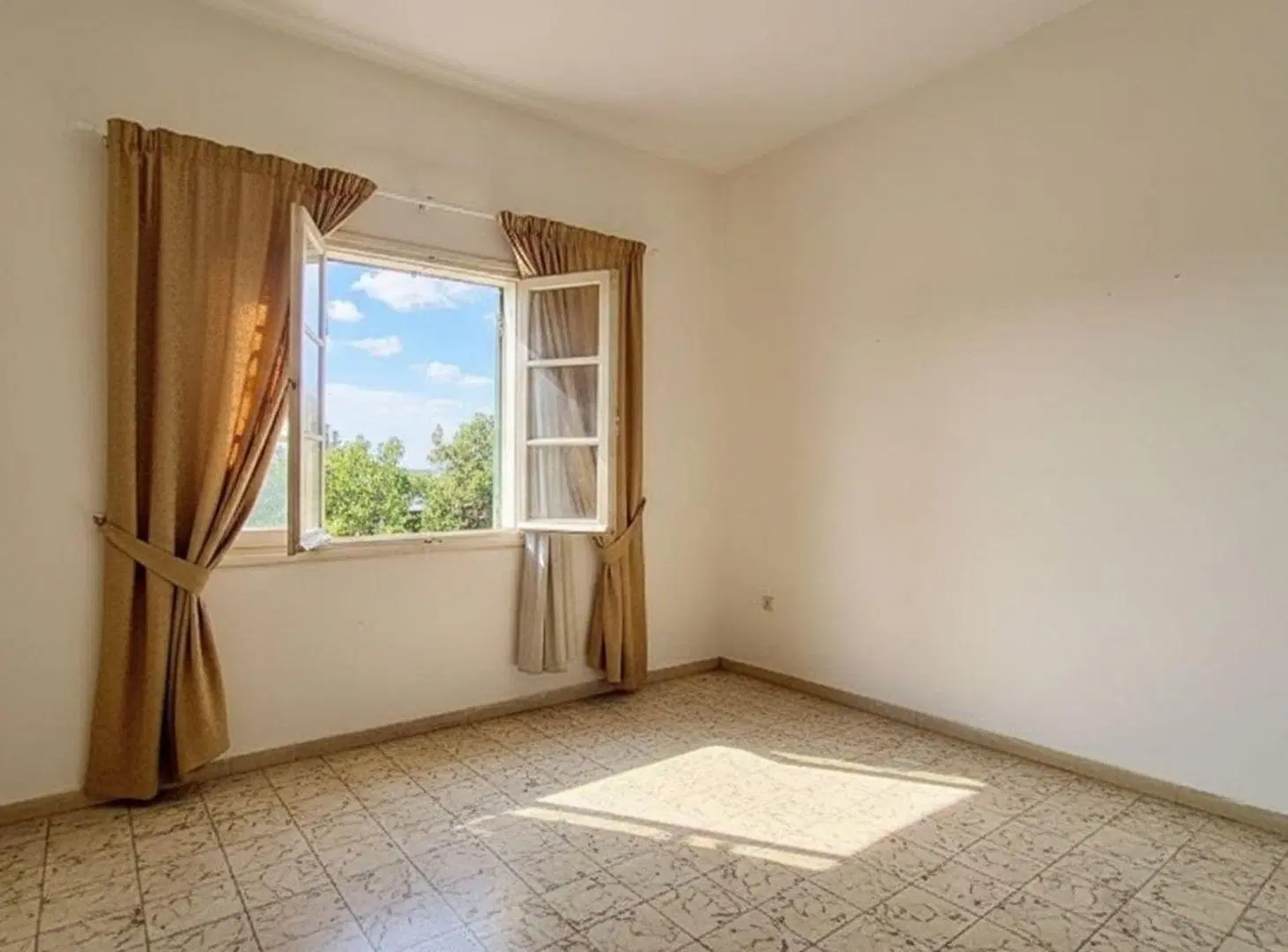 VENTA CASA 4 AMB CASTELAR A RECICLAR LOTE PROPIO 5