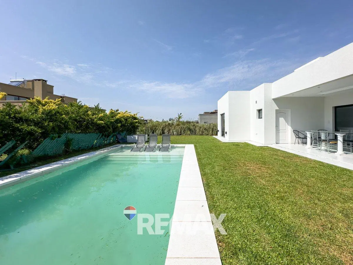 CASA EN ALQUILER CANNING 4