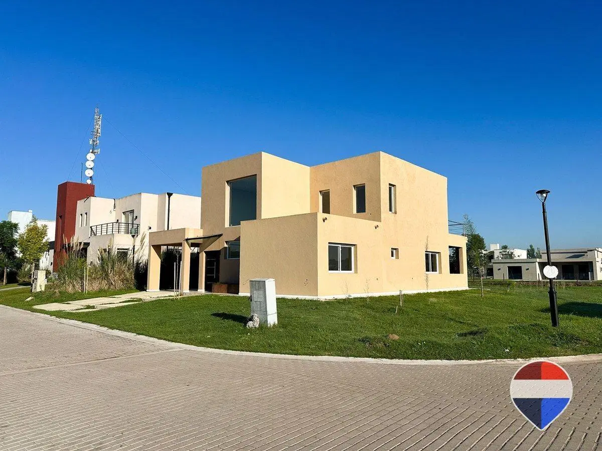 Casa a Estrenar 4 AMBIENTES en Horizontes al Sur 2