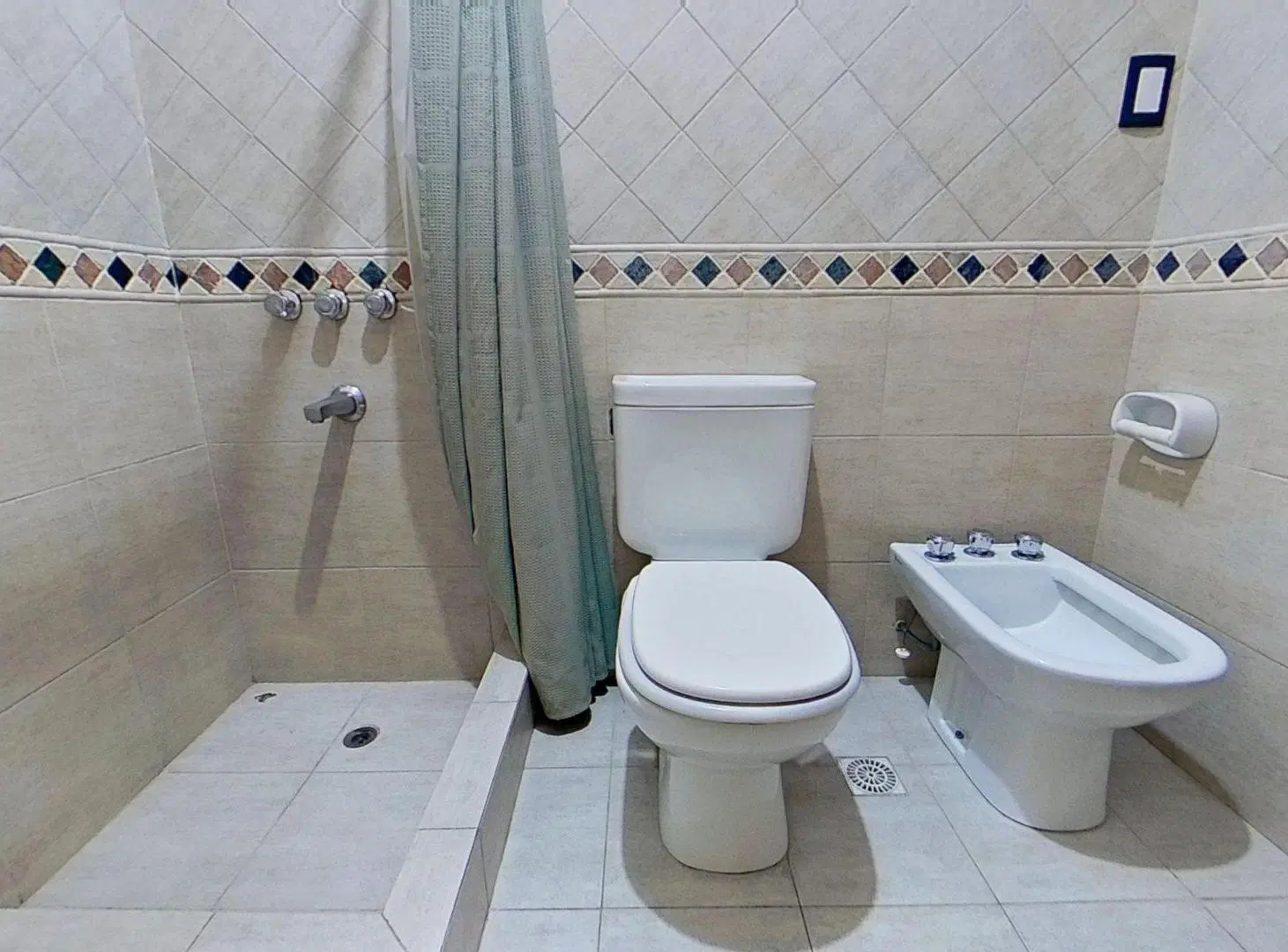VENTA CASA 4 AMB. CIUDADELA 8