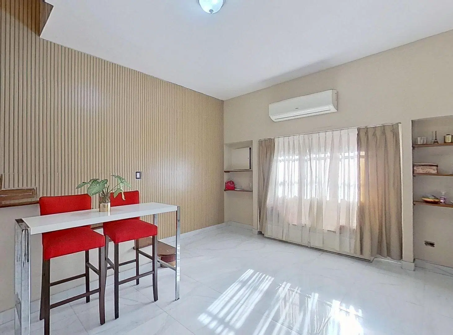 VENTA CASA 4 AMB. CIUDADELA 3