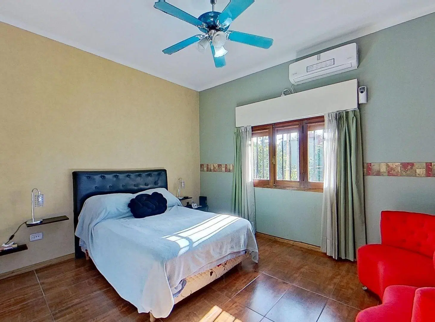 VENTA CASA 4 AMB. CIUDADELA 2