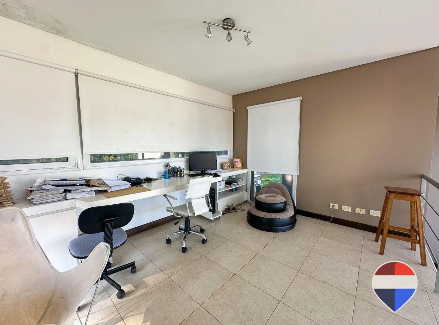 CASA DE 4 AMBIENTES EN BARRIO EL LAUQUÉN 4