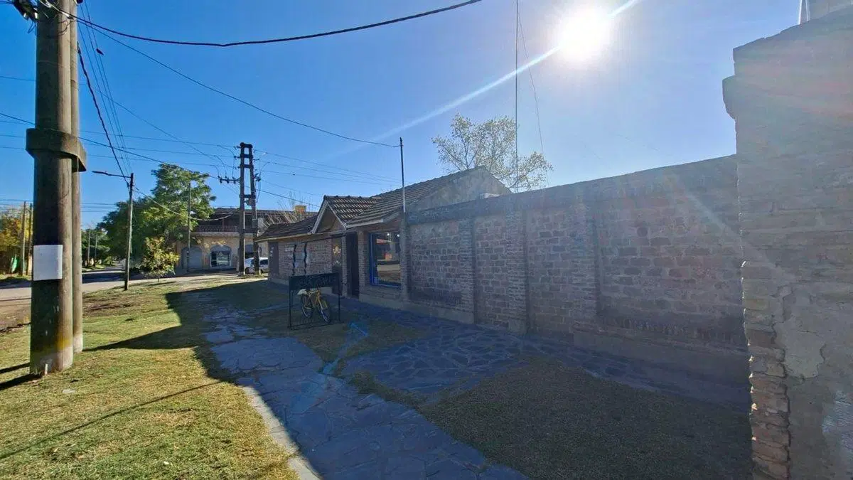 VENTA LOCALES COMERCIALES LONGCHAMPS 1