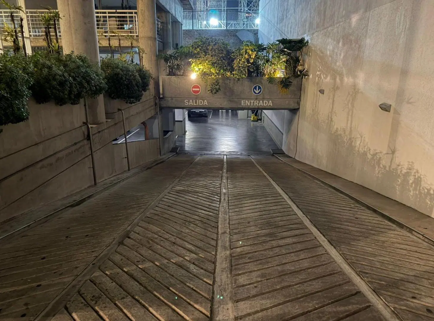 VENTA DE COCHERA EN PALERMO HOLLYWOOD 2