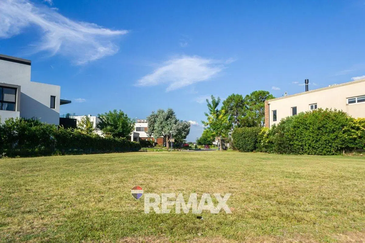 LOTE EN VENTA BARRIO TERRALAGOS CANNING 2