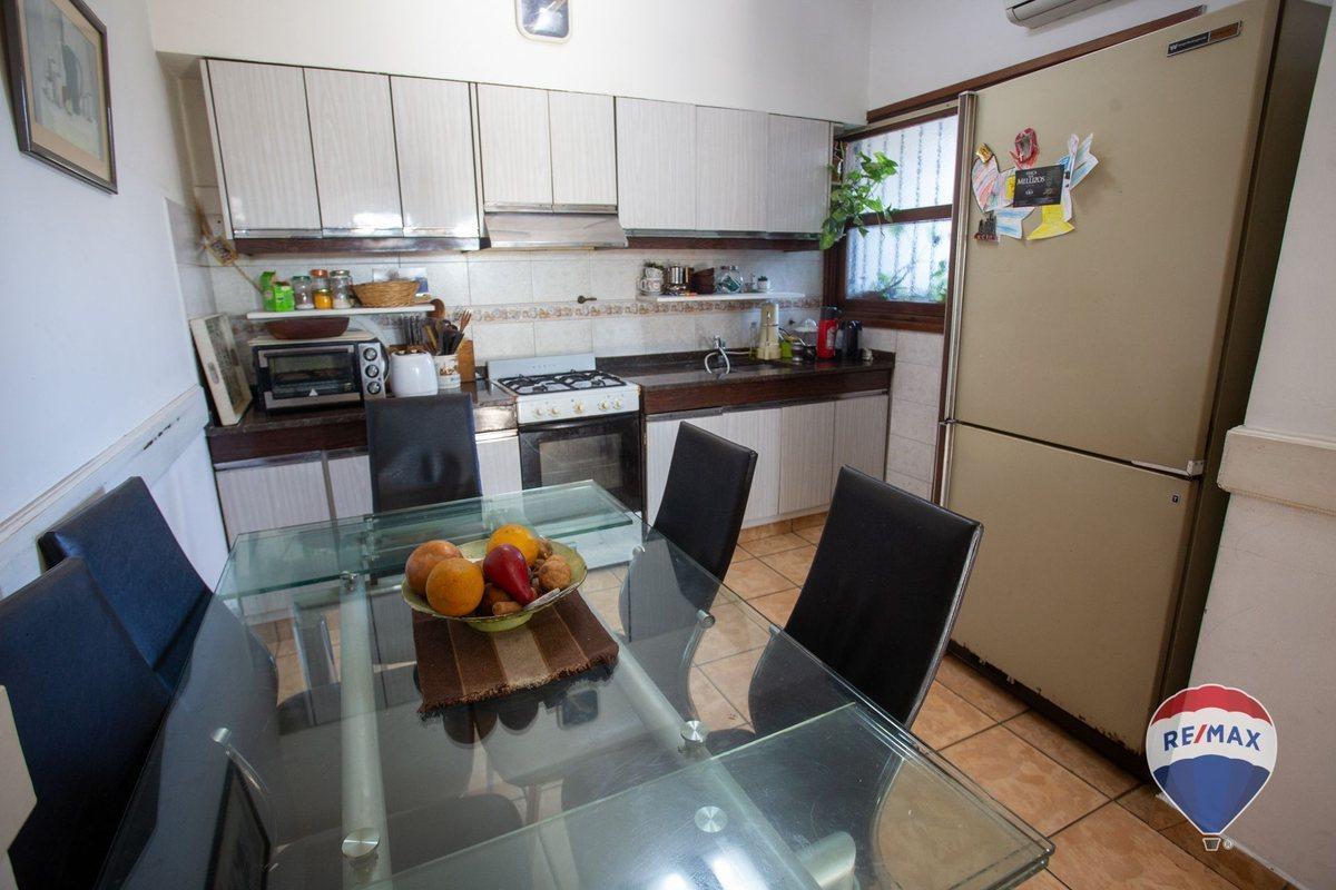 Foto de CASA DE 6 AMBIENTES EN VENTA EN CASTELAR, imagen 5