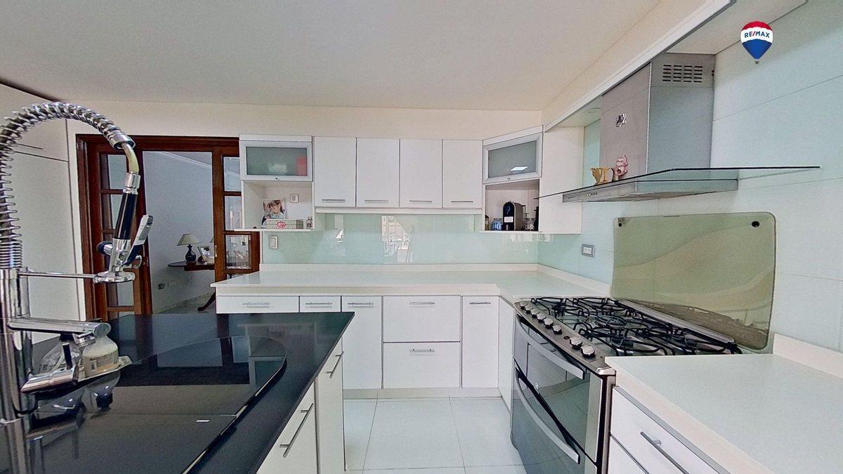 Foto de VENTA CASA 6 AMB EN ITUZAINGO CON JARDIN Y PISCINA, imagen 4