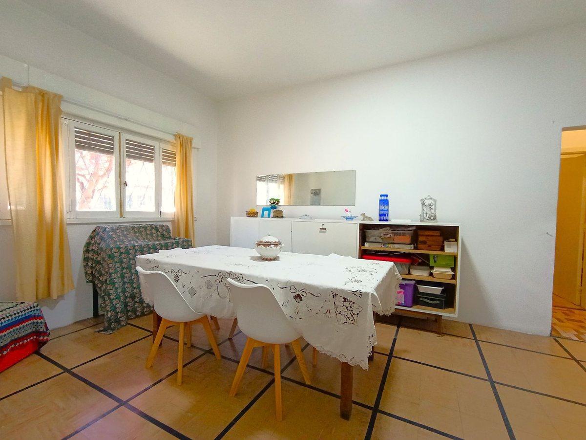 Foto de CASA 6 AMB VENTA EN CASEROS, imagen 3