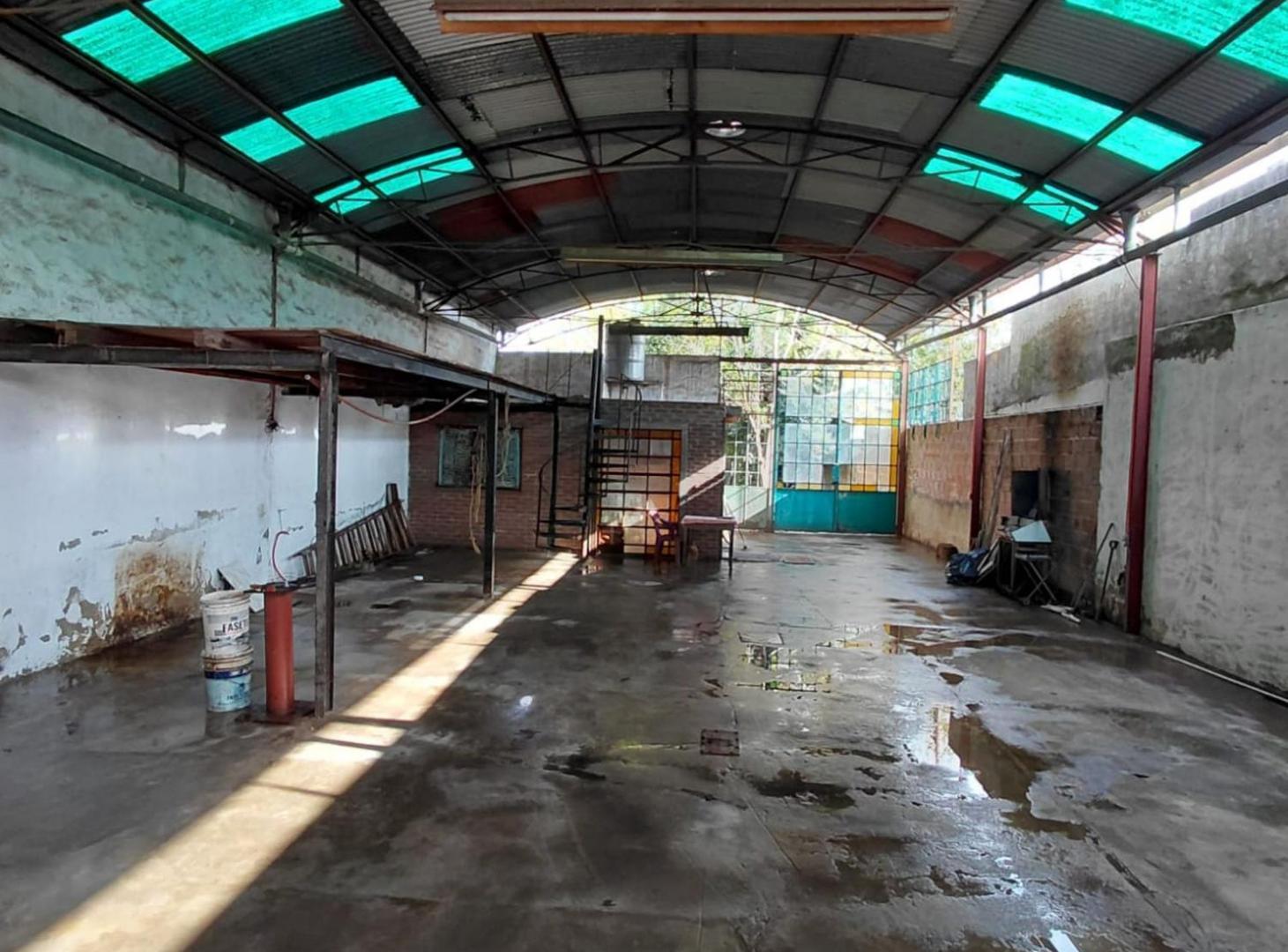 Foto de VENTA TERRENO 10X46 CON GALPON Y OFICINA EN LUJAN, imagen 2