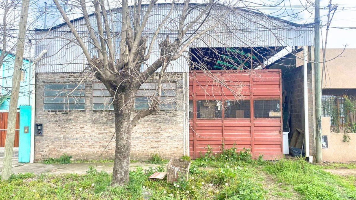 Foto de VENTA TERRENO 10X46 CON GALPON Y OFICINA EN LUJAN, imagen 4