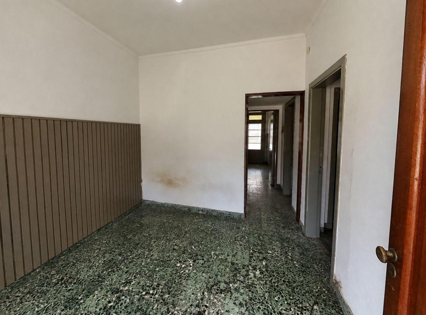 Foto de VENTA CASA 4 AMBIENTES EN MORON, imagen 2