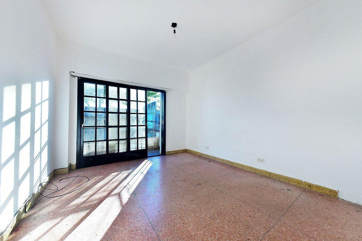 Foto de VENTA PH MULTIFAMILIAR CON TERRAZA EN MUNRO, imagen 3