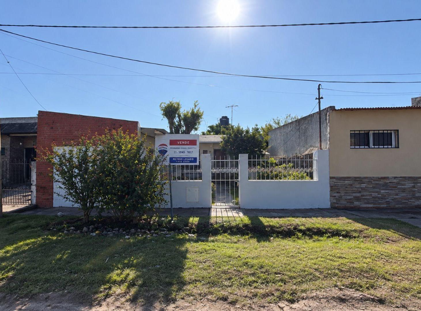 Foto de OPORTUNIDAD CASA EN VENTA EN EZEIZA, imagen 1