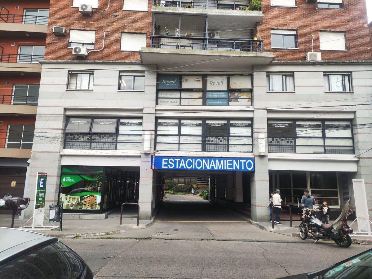 Foto de Cochera en Venta en Morón sobre Av. Rivadavia, imagen 1