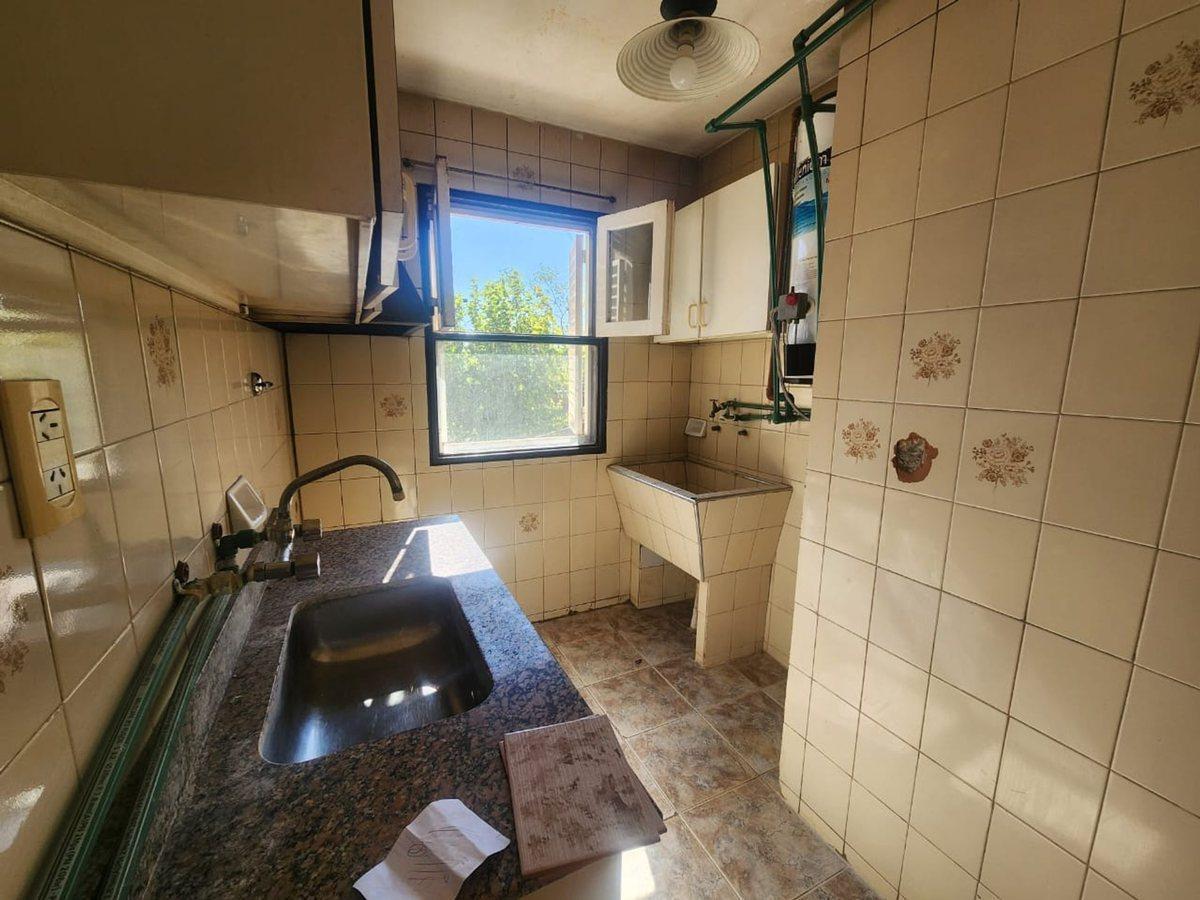 Departamento de 3 Habitaciones, Cochera. Rawson 5