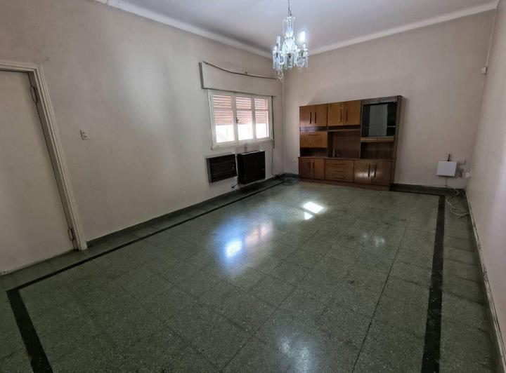 VENTA CASA CENTRICA, 4 HABITACIONES. CAPITAL 5