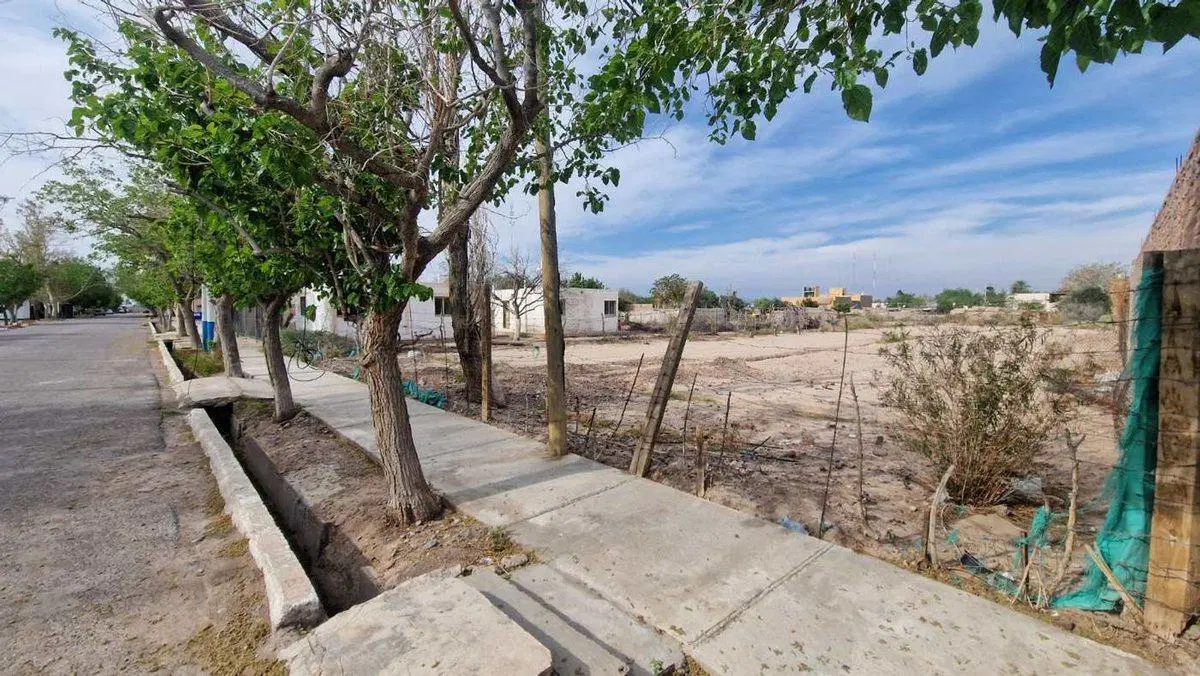 VENTA GRAN TERRENO 2347 M2 POCITO CENTRO 2