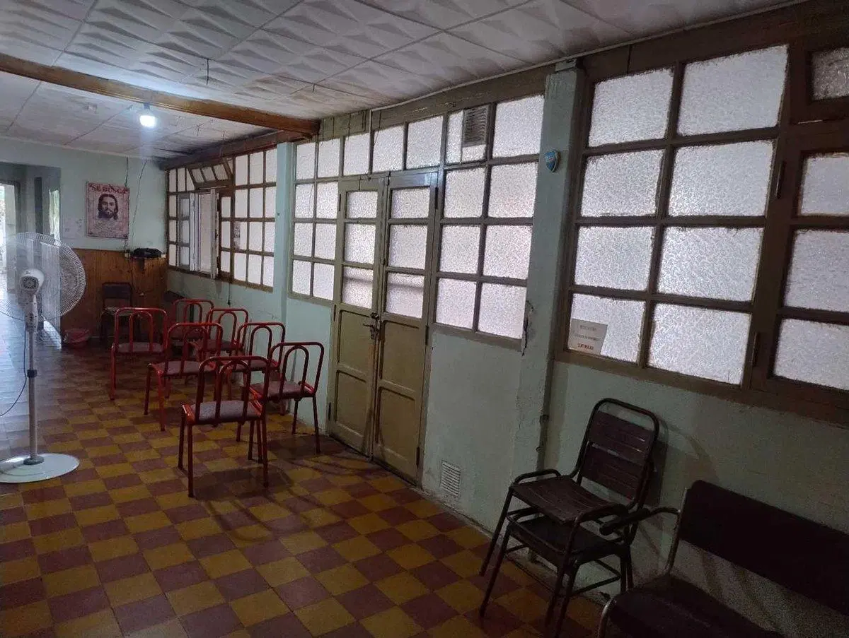 Casa sobre Terreno de 2129 m2. Rivadavia 3