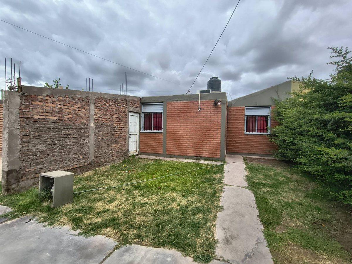 CASA 3 HABITACIONES B° UPCN. POCITO