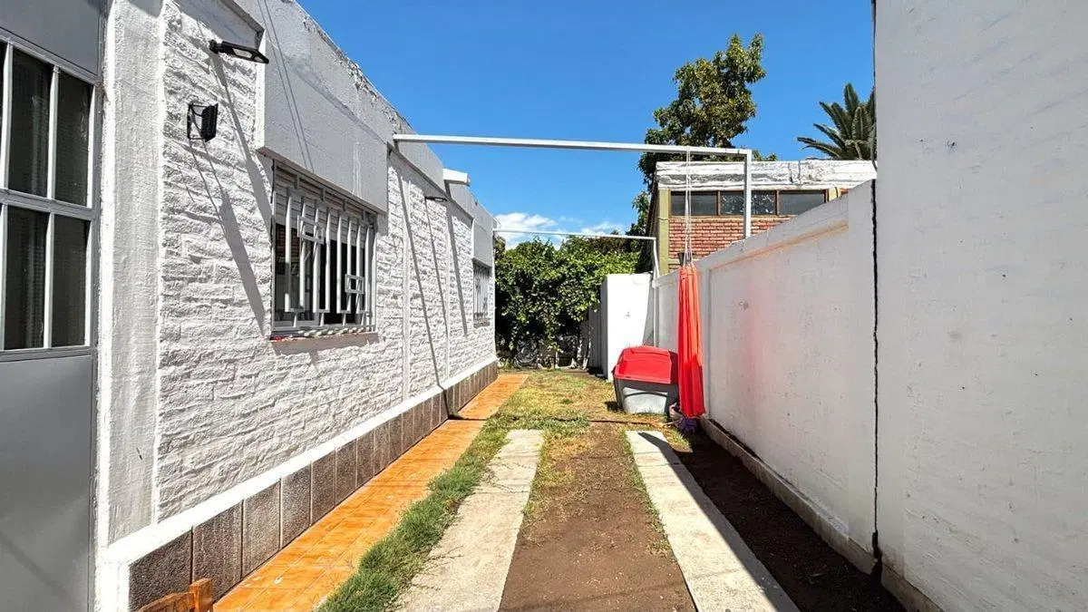 Alquiler Casa 3 Dorm, 2 Baños, en Capital. 4
