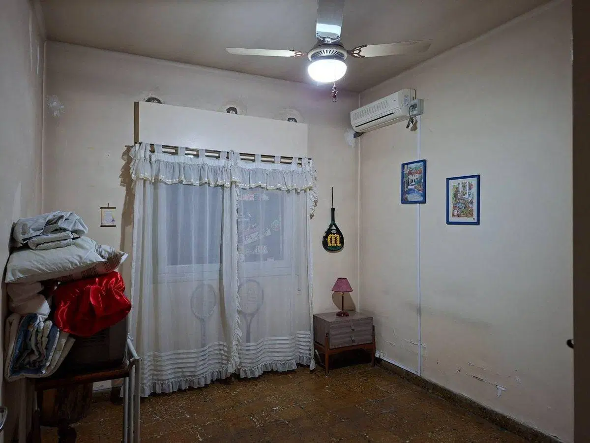 CASA EN AV. LIBERTADOR Y MEGLIOLI. RIVADAVIA 2