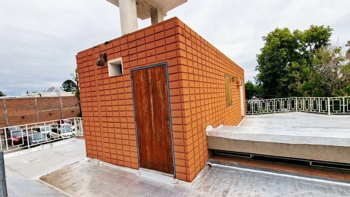 VENTA GRAN CASA EN AV LIBERTADOR Y ALVEAR. CAPITAL 4