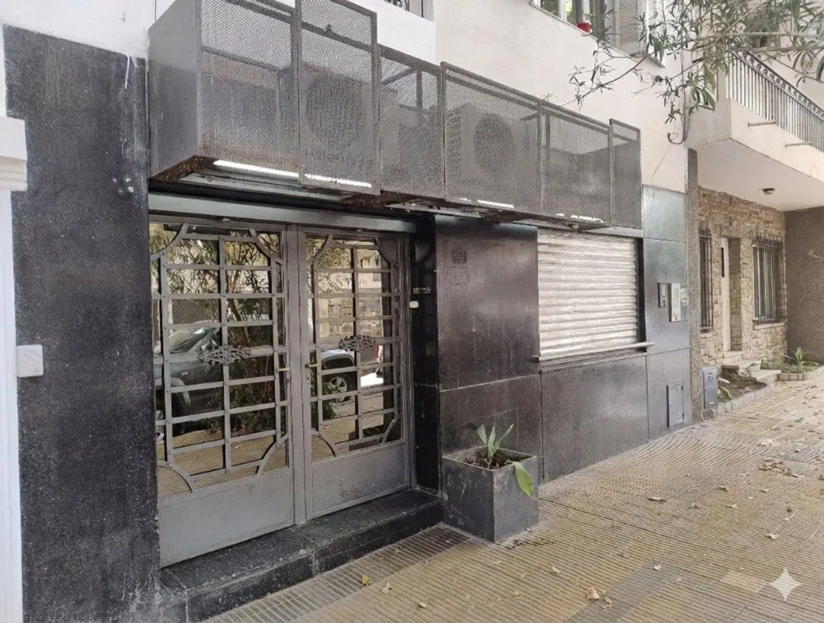 Casa centrica, con 3 consultorios. Capital 5