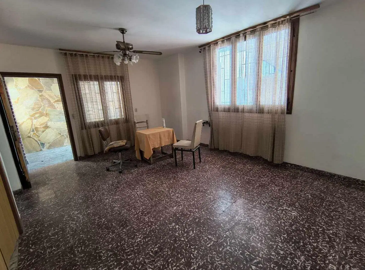 Complejo con Local Comercial, Casa y Departamentos 5