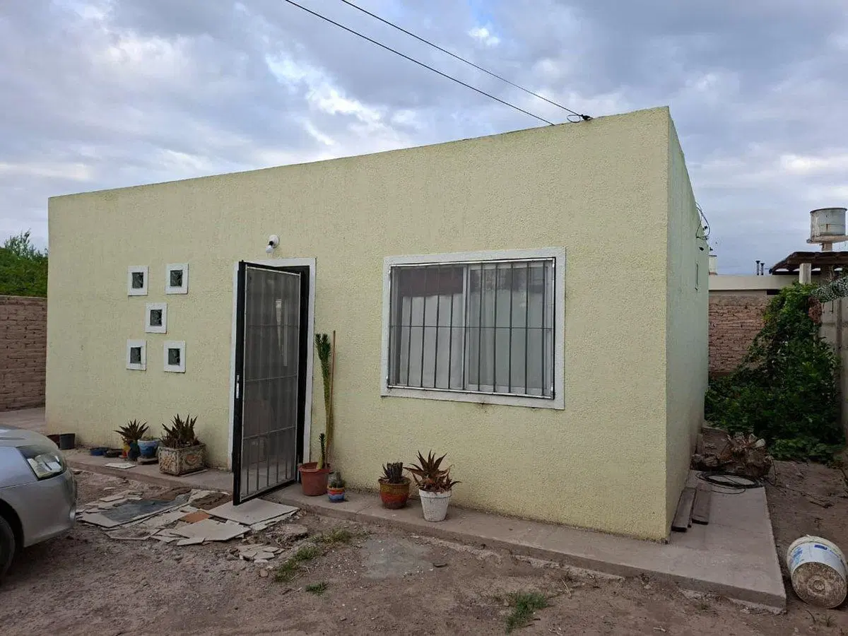 CASA DE 3 HABITACIONES. BARRIO OBRERO, RAWSON 2