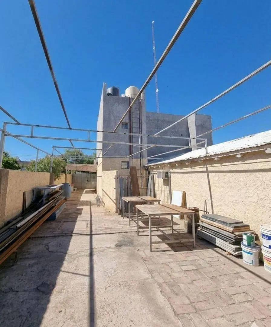 EDIFICIO EMPRESARIAL CON GALPON, OFICINAS Y DEPTOS 5