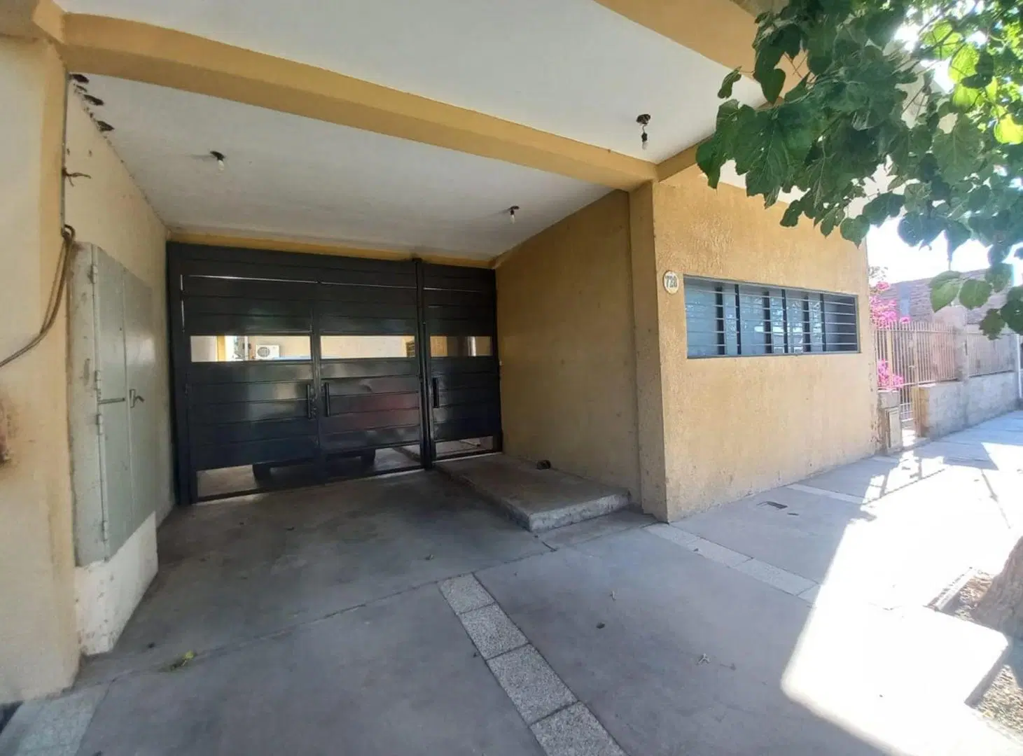 VENTA COMPLEJO DE 3 DEPARTAMENTOS EN CAPITAL 2