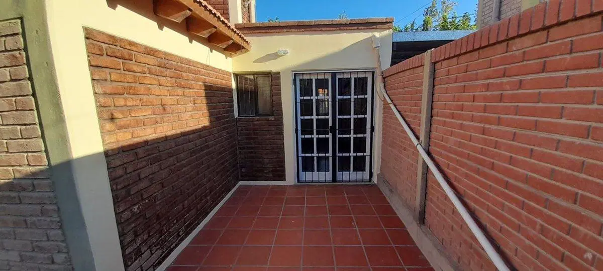 Casa de 3 habitaciones. B° Natania XV. Rivadavia 3