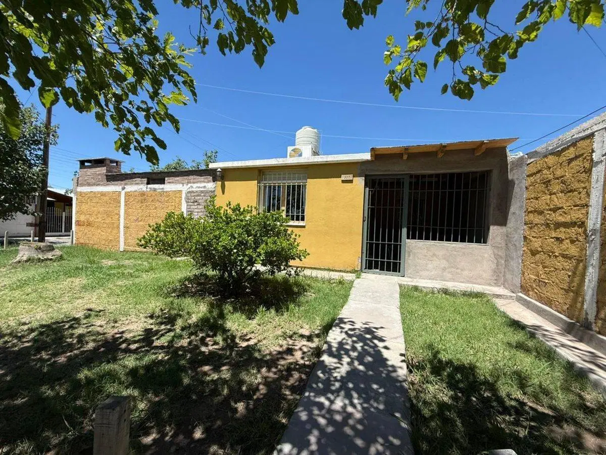 CASA ESQUINA. 3 HABITACIONES. BARRIO SOEVA. RAWSON 5