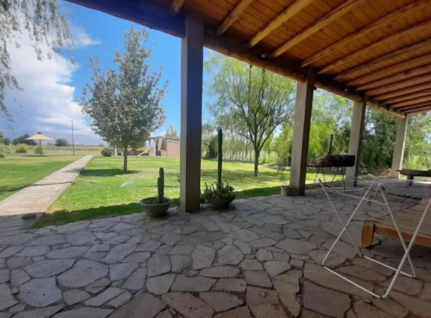 CASA, PISCINA Y QUINCHO EN TERRENO DE 2 HECTAREAS 5