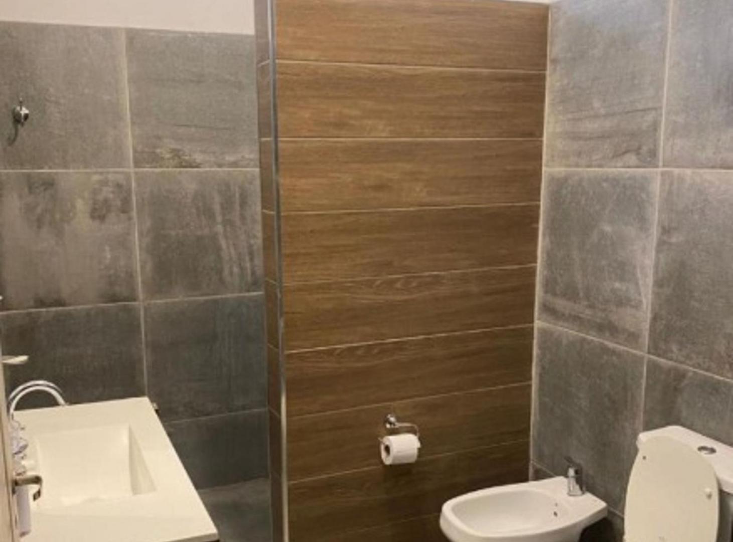 CASA, PISCINA Y QUINCHO EN TERRENO DE 2 HECTAREAS